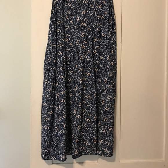 Flowy floral summer sleeveless dress with pockets! - Picture 3 of 3